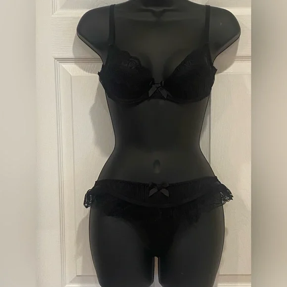 Brand New Agent Provocateur Fifi Bra in All Black. Size 34B